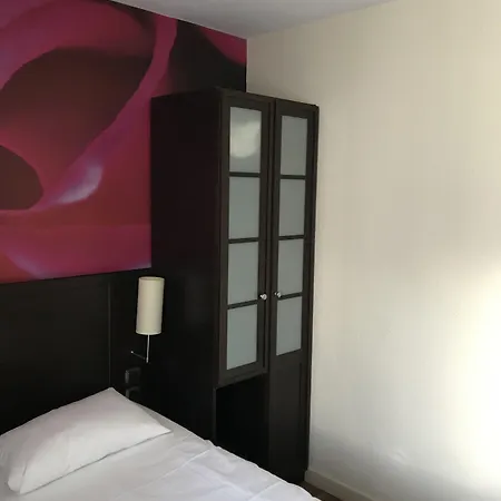 Отель Design Chambery - La Ravoire