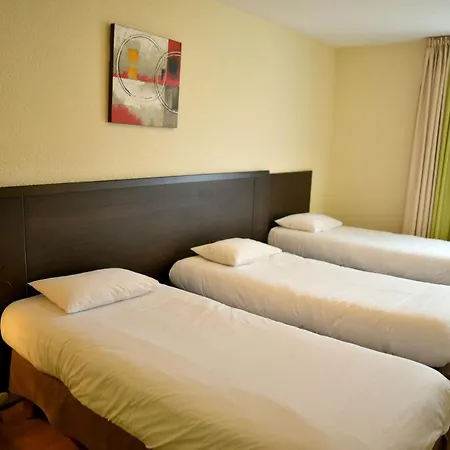 Hotel Chambery 2*